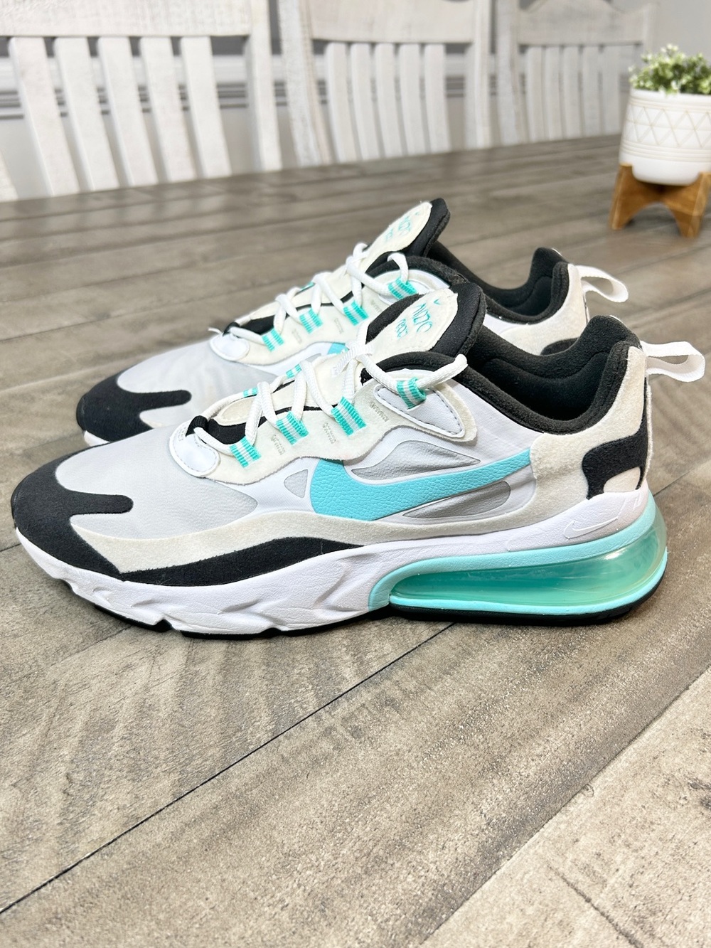 Nike Air Max 270 React Aurora Green Women’s Size 9.5 Running Sneakers